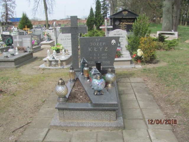 Grób JAROSŁAW KŁYŻ