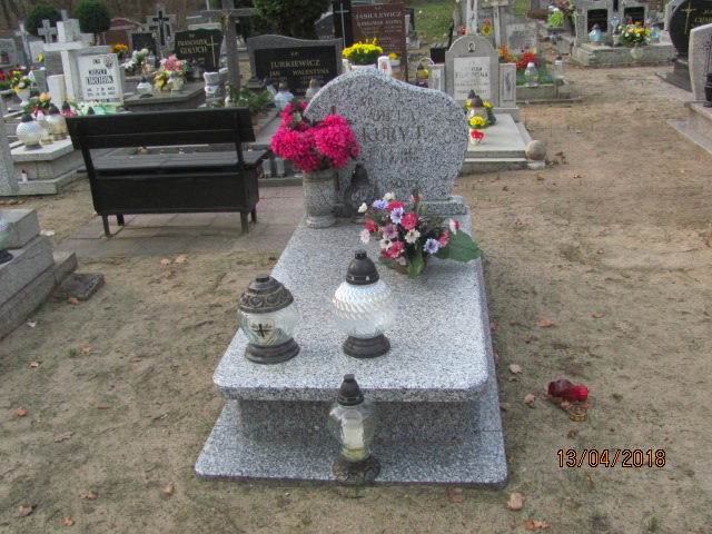Grób Adela Kuryj